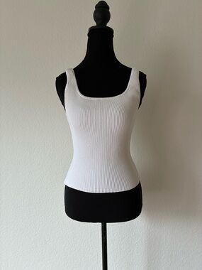 Aritzia Babaton White Ribbed Tank Top Clean Girl Normcore Scandi